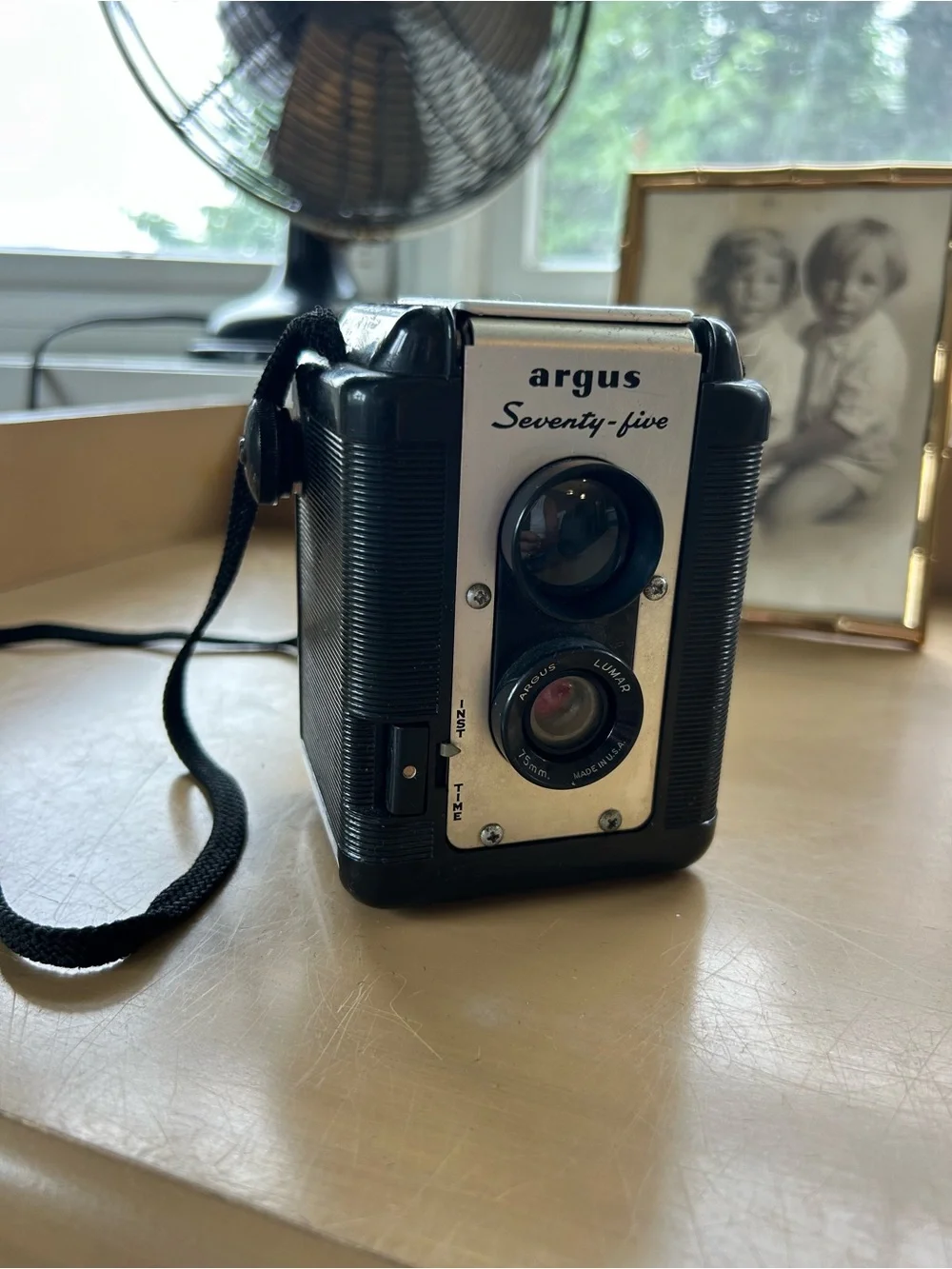 Argus Seventy-Five Twin Lens Camera – Black and Silver